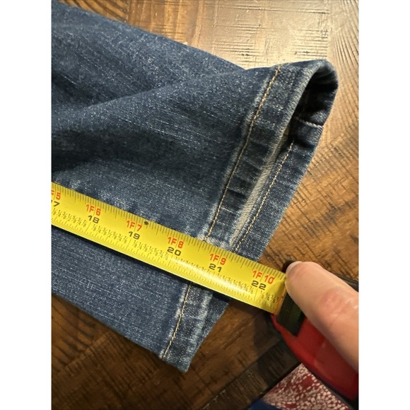 Judy Blue Jean Womens 18W Medium Wash Relaxed Fit Distressed High Rise Cropped - Picture 8 of 8